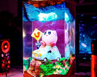 Lámpara de resina Kirby PREMIUM: luz nocturna LED para videojuegos, diorama de aventuras en coche, decoración de escritorio gamer hecha a mano, regalo otaku