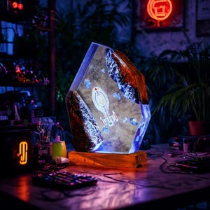 PREMIUM Star trek NCC 74656 Light Ver Spaceship Resin Lamp – Handmade Sci-Fi Space Diorama Light, Decor for Geeks, Movie Lover or Gamer Gift