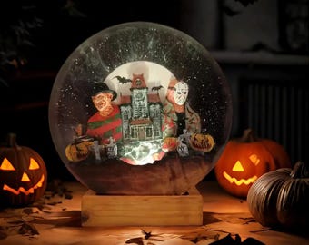 Lampe en résine PREMIUM Freddy et Jason – Veilleuse faite main pour films d'horreur | Décor de tubes effrayants Slasher | Cadeau à collectionner pour les fans d'horreur