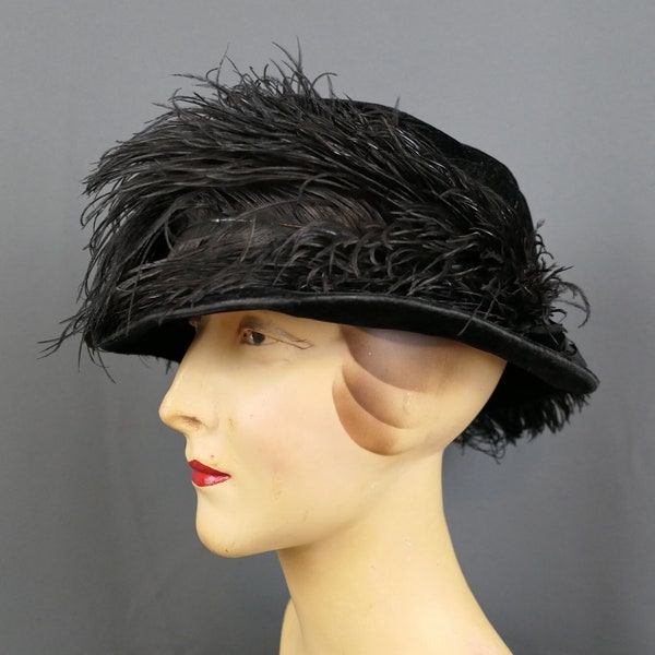 Antique Edwardian 1910s 1920s Hat Black Velvet With Feather Plumes