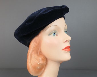 Vintage Midnight Blue Velvet Hat Beret, 1960s Betmar, fits 21-22 inch head