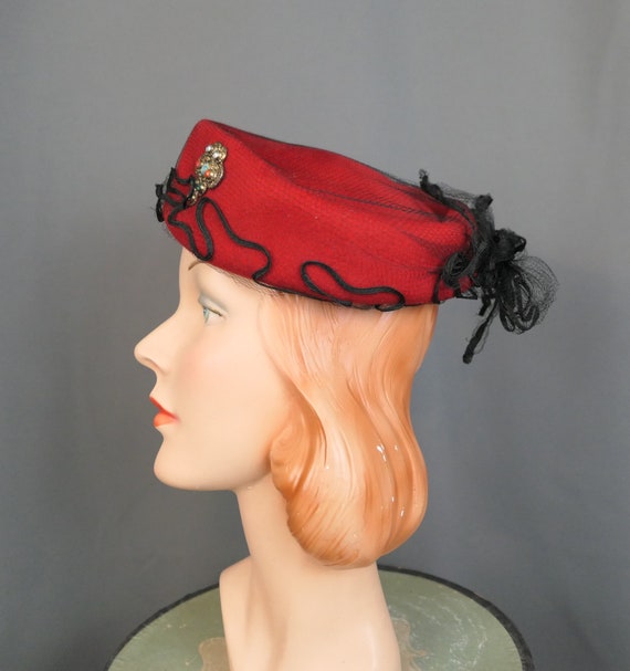 Vintage Red Felt Hat with Brooch and Black Trim 1… - image 4
