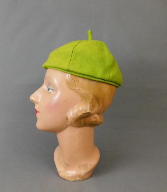 Vintage Chartreuse Linen Hat 1960s, 21 inch head,… - image 7