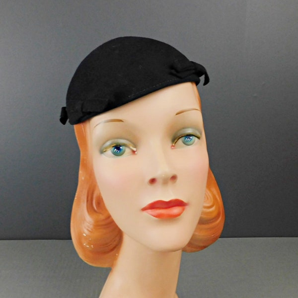 Vintage 1940s Dark Blue Felt Hat, Rounded Cap with Bows, 21 inch head