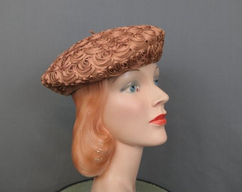 Vintage 1940s Dusty Peach Beret Hat with Ribbon Trim, 21 inch head Longchamps