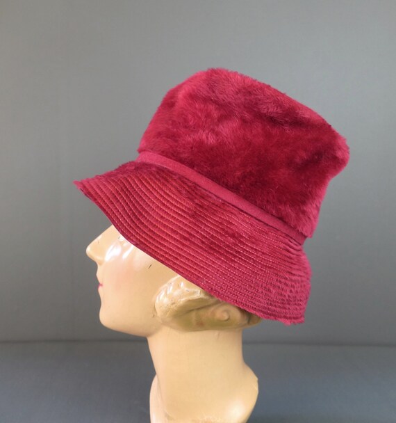 Vintage Dark Red Plush Hat 1960s fits 21 inch hea… - image 9