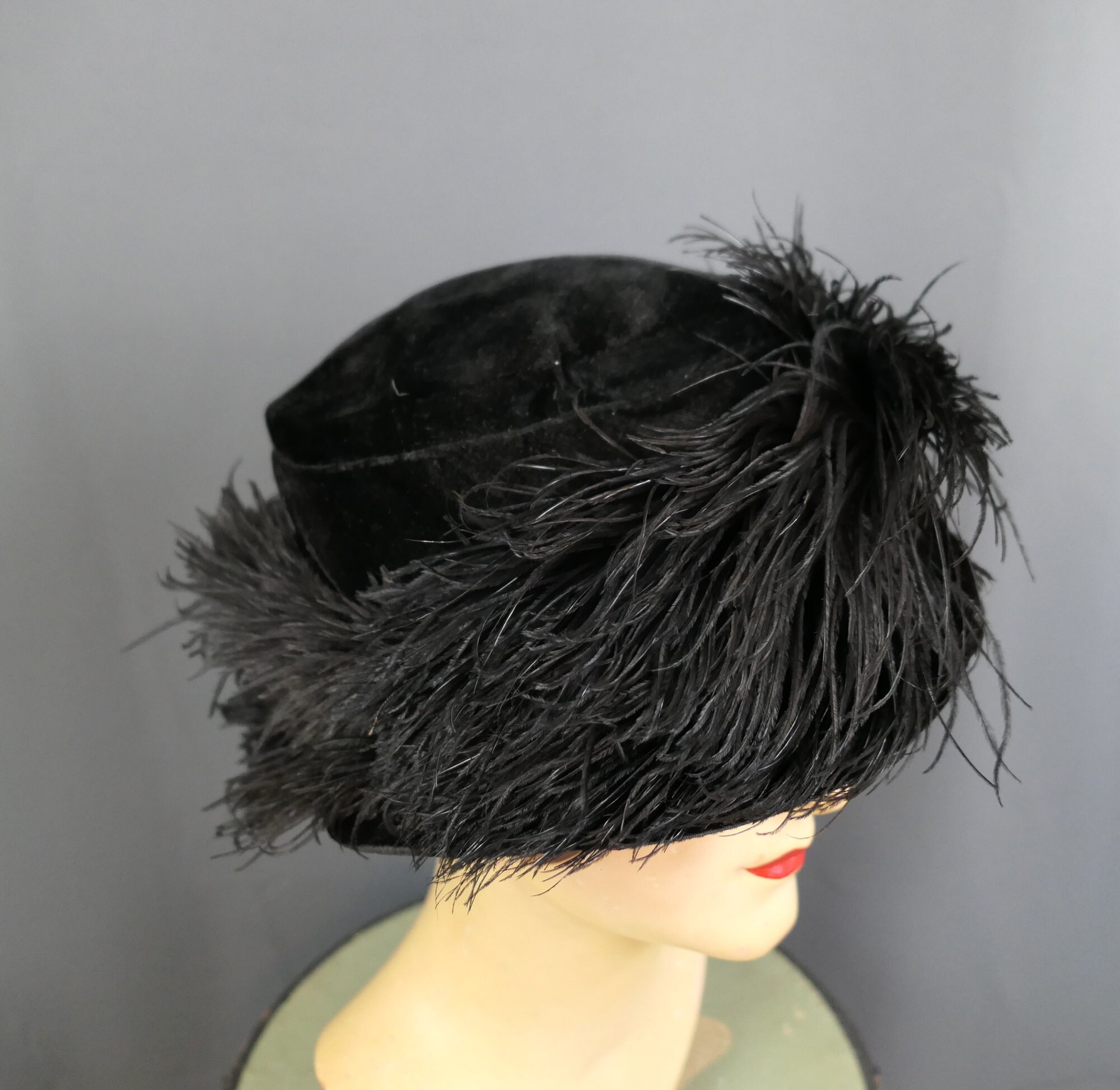 1910s Black Velvet Feather Plume Sequin Hat – Hello Vintage