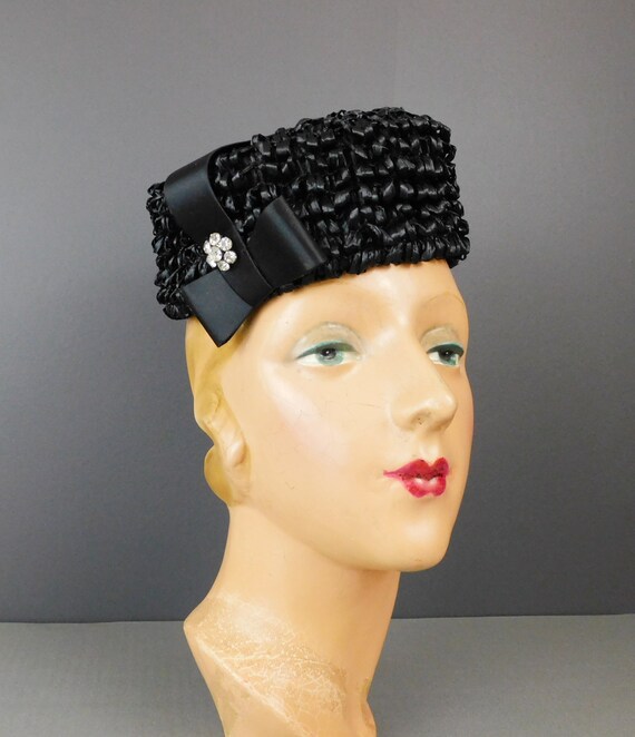Vintage Black Straw Raffia Loop Hat with Bow and … - image 4