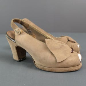 Vintage 1940s Platform Shoes Suede Slingbacks with Peep Toes, US size 4-1/2, issues