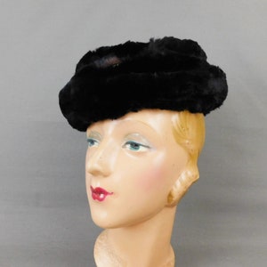 Vintage 1920s Fur and Gold Embroidered Lace Hat Carson Pirie & Scott, AS IS image 3