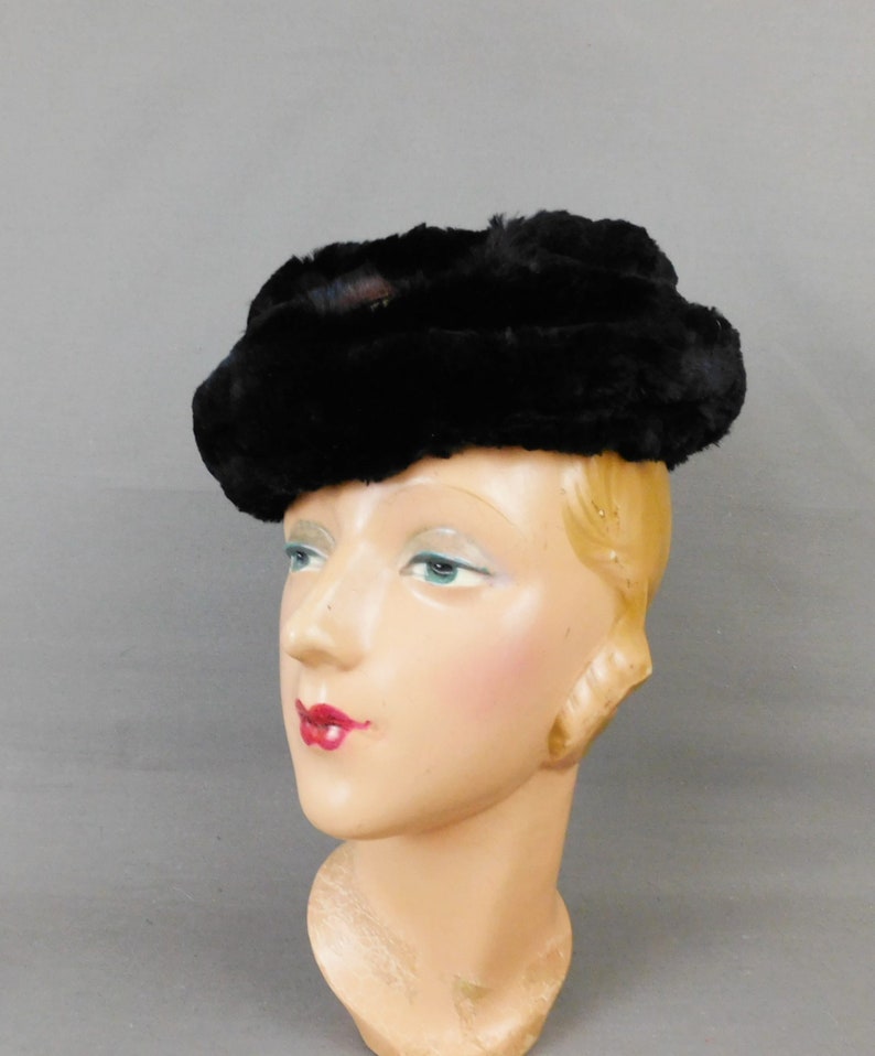 Vintage 1920s Fur and Gold Embroidered Lace Hat Carson Pirie & Scott, AS IS image 3