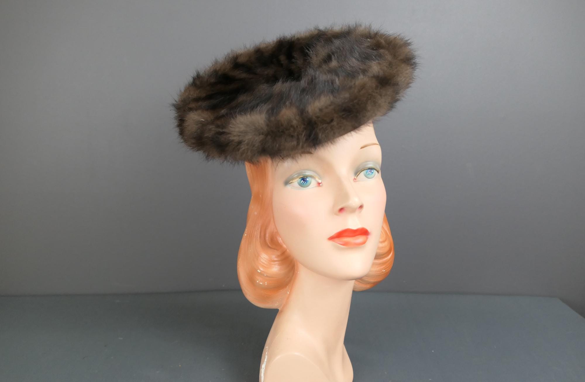 1940s 100% mink hat, very beautiful 50s/60s Vintage Genuine Mink Pillbox Hat – Better Dresses  main image 3