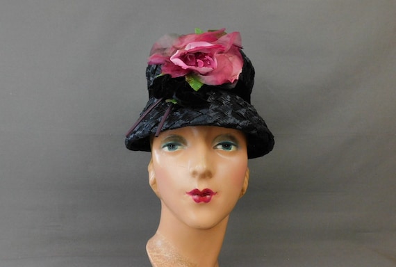 Vintage Black Raffia Bucket Hat With Pink Rose Flower, 1960s  display picture 2