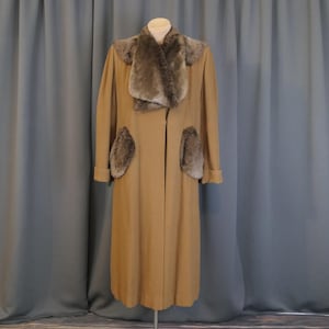 Vintage 1940s Brown Wool & Angora Coat With Beaver Fur Trim, Fits