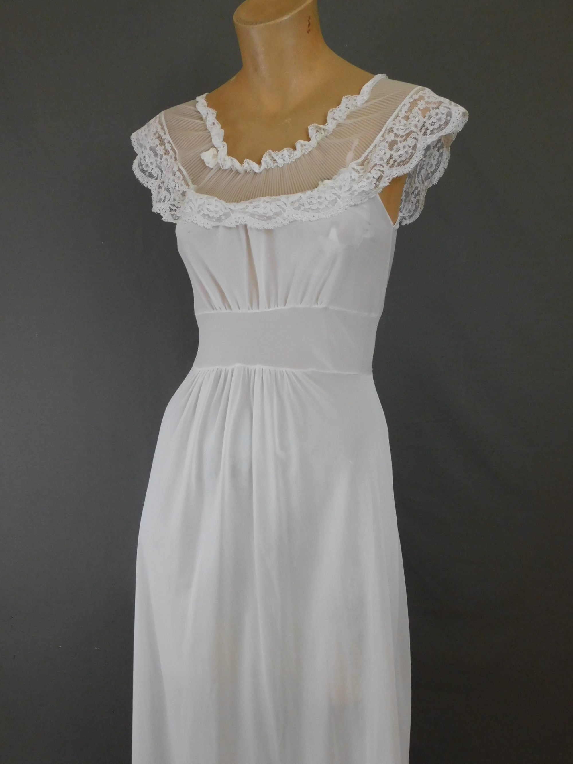 Vintage White Nylon Nightgown Small 31 Inch Bust 1960s Miss Etsy UK