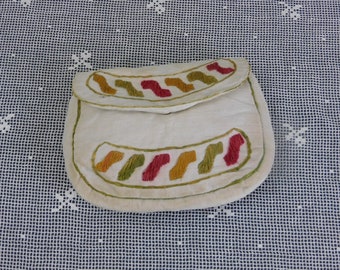 Vintage 1920s Small Linen Clutch Purse with Straw Embroidery, some issues