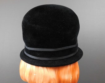 Vintage Black Plush Velvet Velour Hat With Ribbon