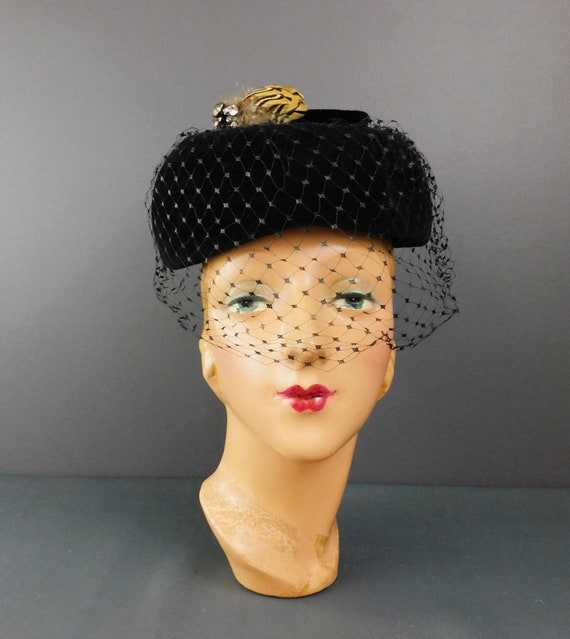Vintage 1950s Black Velour Hat with Pheasant Feat… - image 2