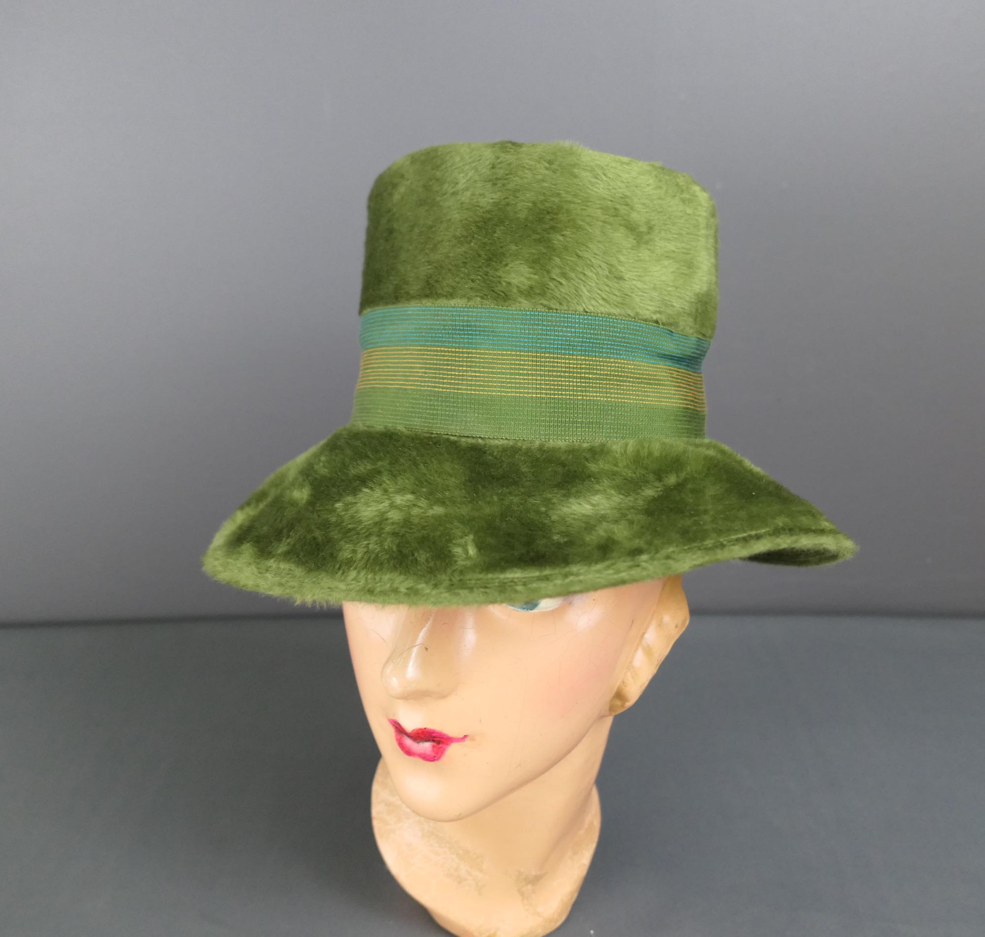 Vintage Olive Green Hat With Wide Brim and Woven Band, 1960s  display picture 1