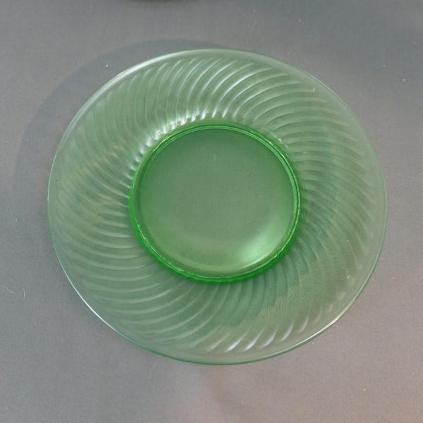 1 Vintage Depression Glasplatte Schale, 8 Zoll, Swirl Design, Vaseline Uran, Spirale, 1 links