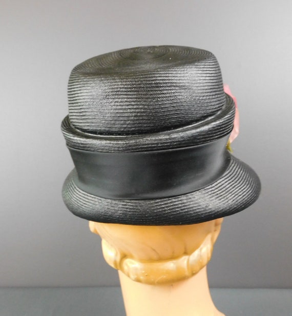 Vintage 1960s Black Straw Hat With Pink Flowers (21-22 Inch  display picture 1