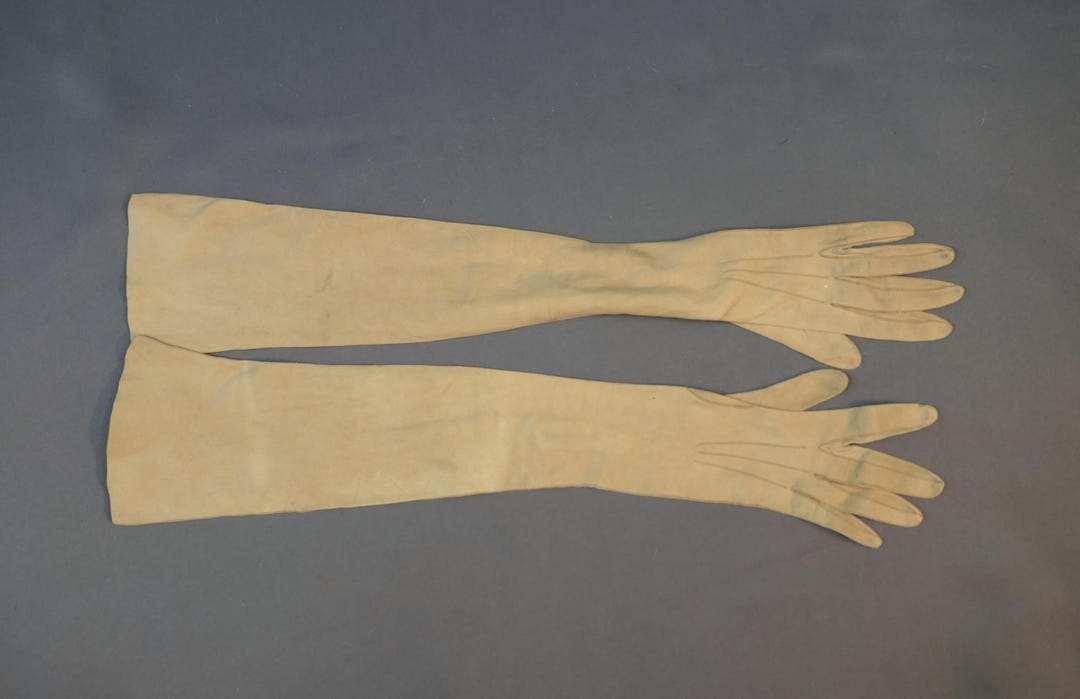 Vintage Edwardian Opera Length Gloves, Beige Suede Leather, 19