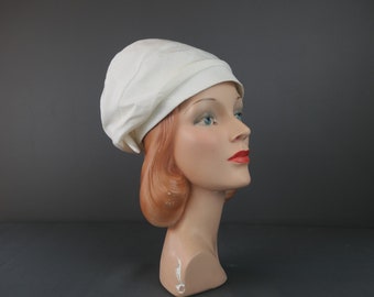 Vintage White Kerchief Style Hat, 1960s 1970s, Lord & Taylor, 21 to 22 inch head