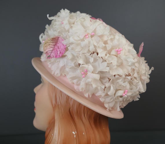 Vintage Pale Pink Chiffon Hat With White Flowers and Velvet  display picture 1