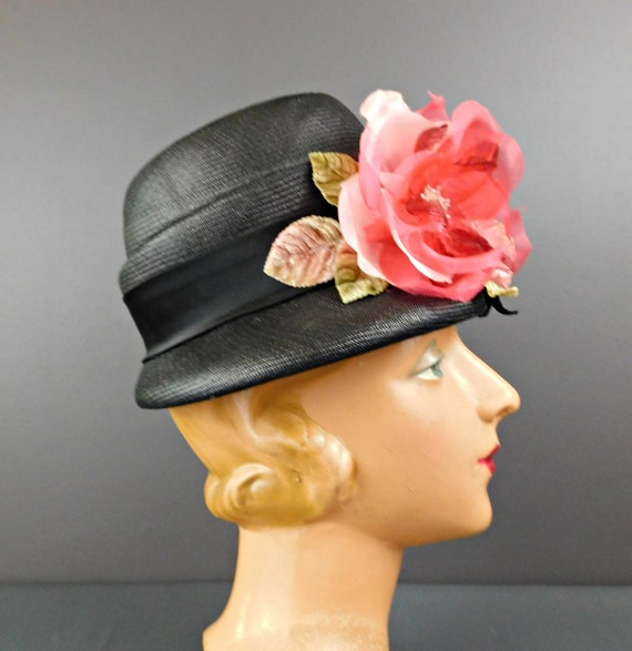 Vintage 1960s Black Straw Hat With Pink Flowers (21-22 Inch  display picture 1