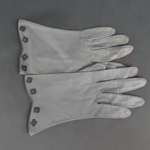 Vintage Grey Leather Gloves with Flowers, 1950s, size 6-1/2 Gray