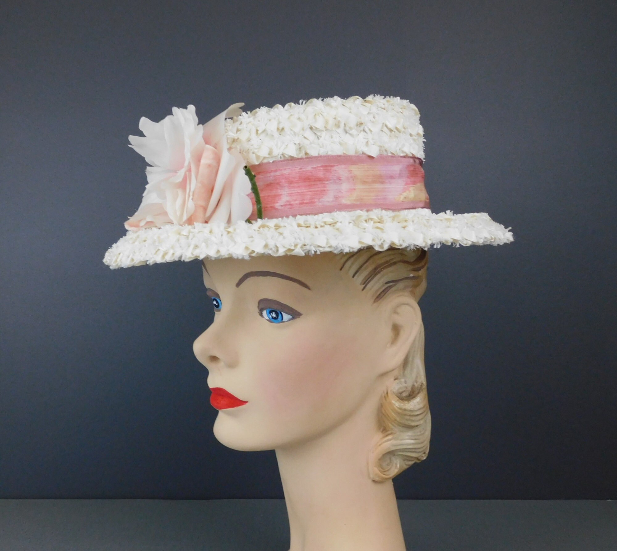 Vintage White Straw Wide Brim Floral Hat With Pink Ribbon  display picture 3