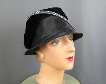 Vintage 1920s Black Velvet Hat with Dramatic Celluloid Rhinestone Decoration