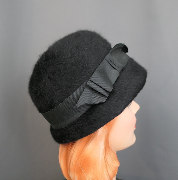 Vintage Black Fuzzy Felt 1960s Hat with Wide Ribb… - image 5