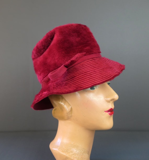 Vintage Dark Red Plush Hat 1960s fits 21 inch hea… - image 4