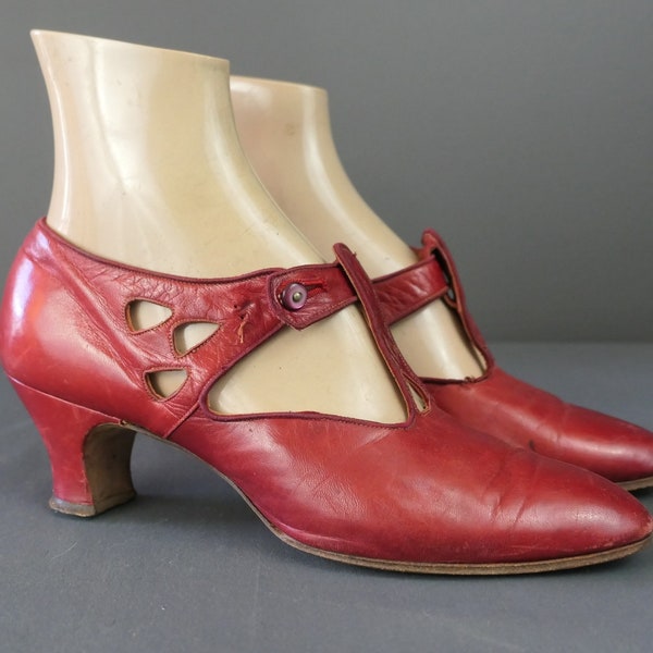 Vintage 1920s Red Leather Shoes with T-Straps & Cutouts, damaged, US sz 5?