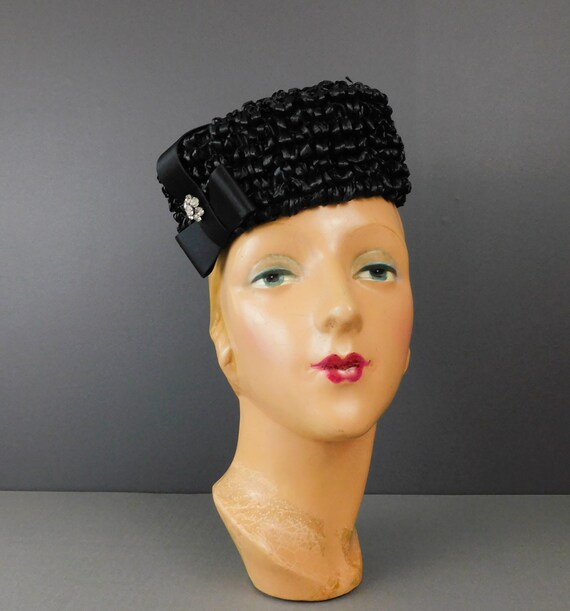 Vintage Black Straw Raffia Loop Hat with Bow and … - image 3