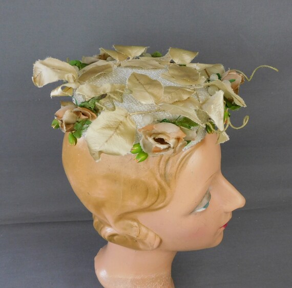 Vintage Floral Topper Hat 1960s Ivory Pillbox, Ha… - image 8