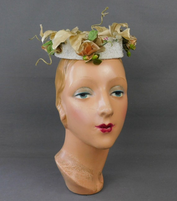 Vintage Floral Topper Hat 1960s Ivory Pillbox, Ha… - image 2