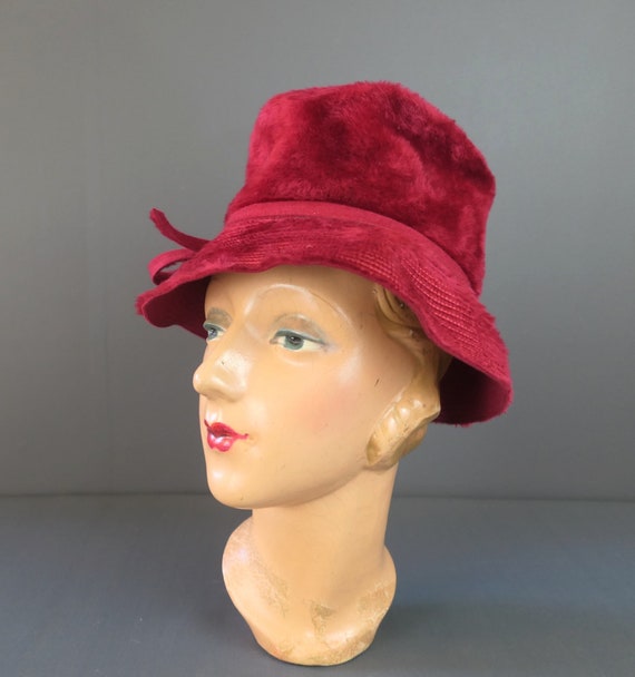 Vintage Dark Red Plush Hat 1960s fits 21 inch hea… - image 5