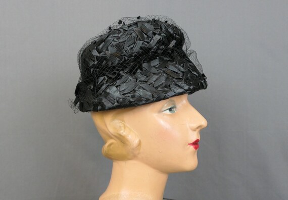 Vintage 1960s Black Raffia Bucket Hat: Velvet Bows, Chenille  display picture 3