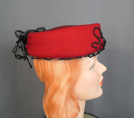 Vintage Red Felt Hat with Brooch and Black Trim 1… - image 5