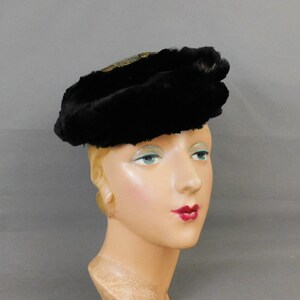 Vintage 1920s Fur and Gold Embroidered Lace Hat Carson Pirie & Scott, AS IS image 2