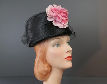 Vintage Black Feather Hat Satin Ring With Open Top and Veil  display picture 3
