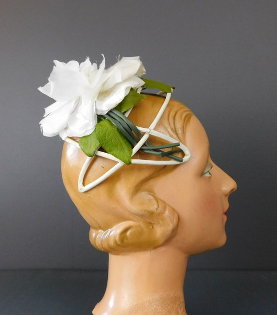 Vintage White Rose Cage Hat with Open Frame, 1960… - image 3