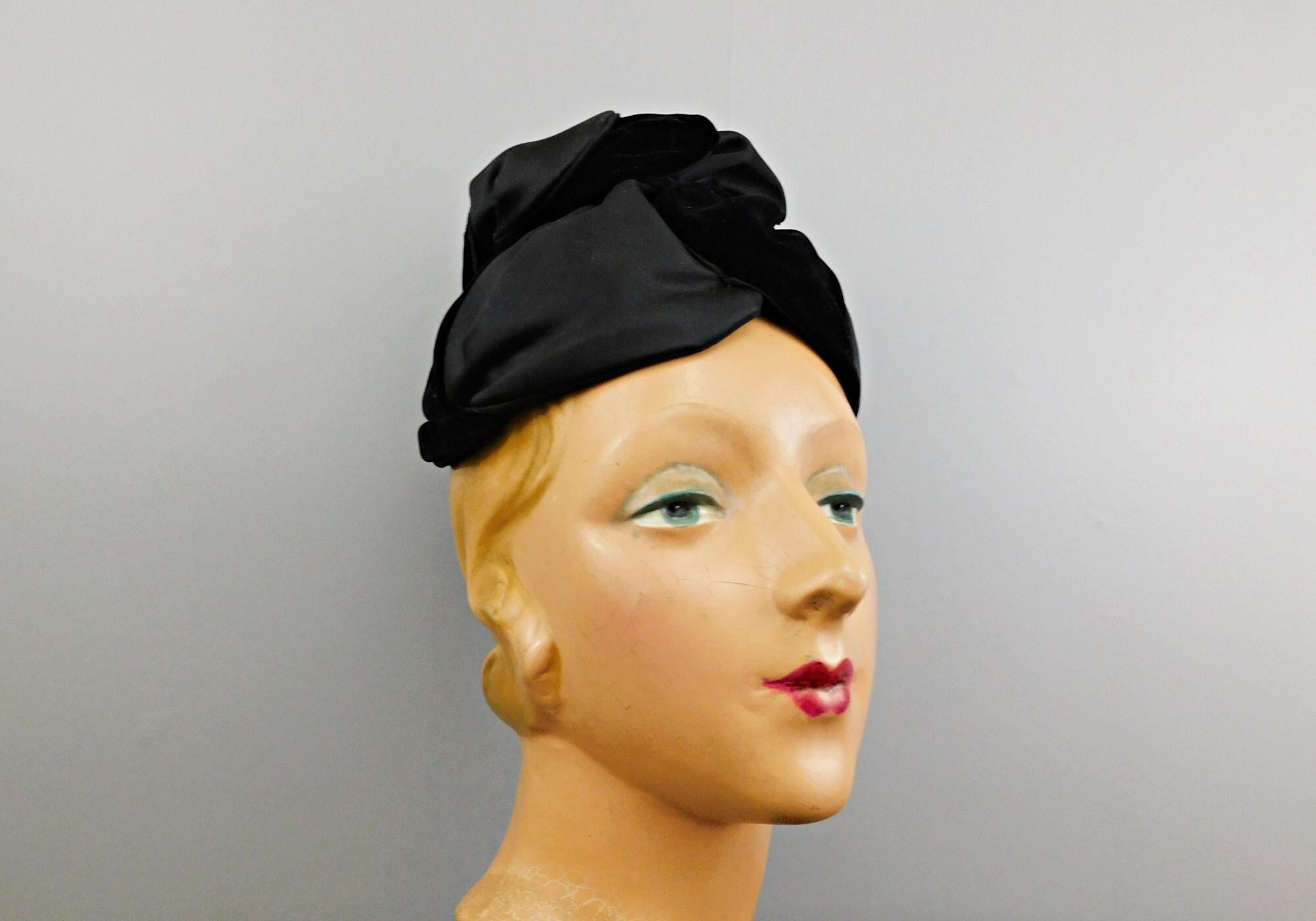 Vintage Black Satin and Velvet Evening Hat, 1960s Cocktails  display picture 3