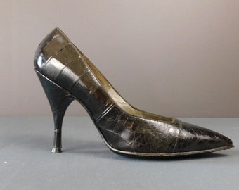 chaussures crocodiles en alligator noir vintage des années 1950 pour femmes, escarpins à bout pointu, talons de 4 pouces, sz5-1/2 des États-Unis