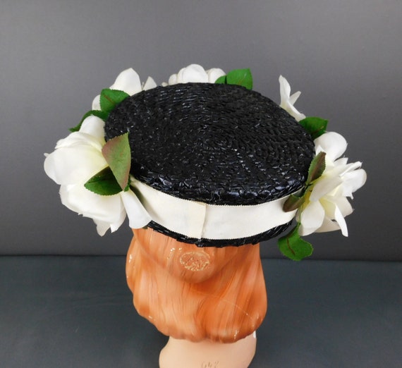 Vintage Navy Straw Hat with White Flowers, 1960s,… - image 6