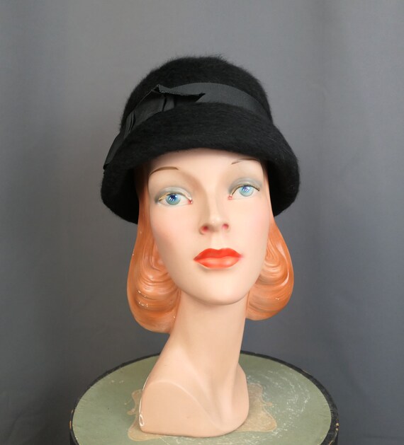 Vintage Black Fuzzy Felt 1960s Hat with Wide Ribb… - image 3