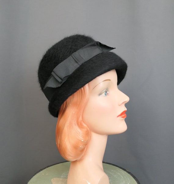 Vintage Black Fuzzy Felt 1960s Hat with Wide Ribb… - image 4