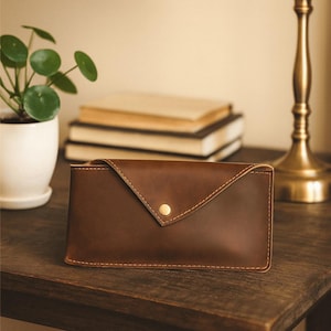 Handmade Leather Waist Bag: Vintage Belt Pouch for Travel